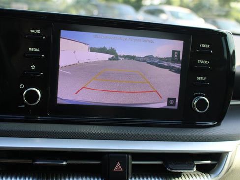 Used 2022 Kia K5 LXS FWD image 14