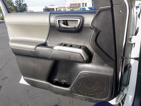 Certified 2019 Toyota Tacoma SR5 image 27