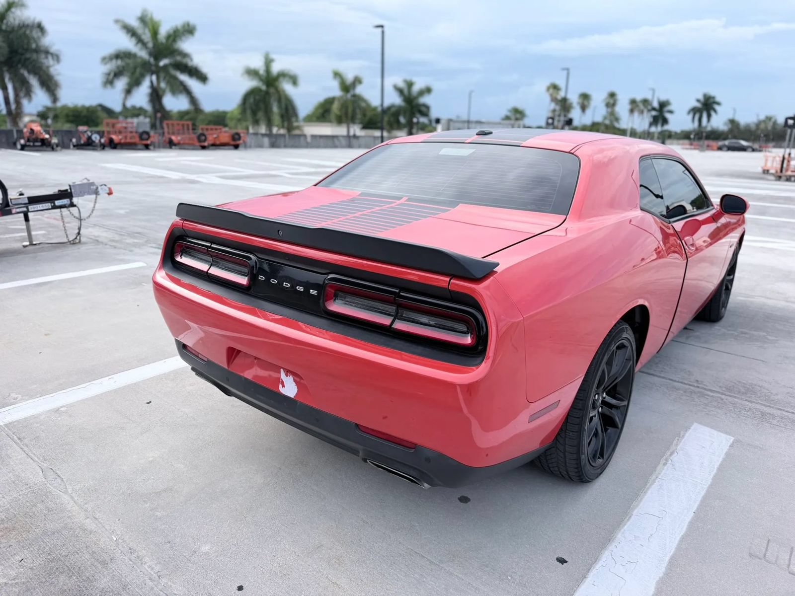Used 2018 Dodge Challenger R/T w/ Driver Convenience Group RWD image 10