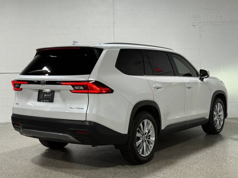 Used 2024 Toyota Grand Highlander AWD image 7