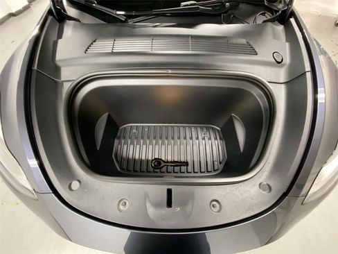 Used 2022 Tesla Model Y Long Range image 22