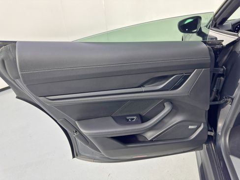 Used 2022 Porsche Taycan 4S image 47
