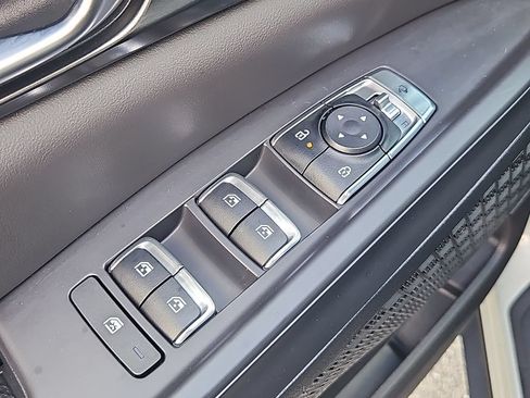 Used 2025 Kia Carnival SX Prestige FWD image 30