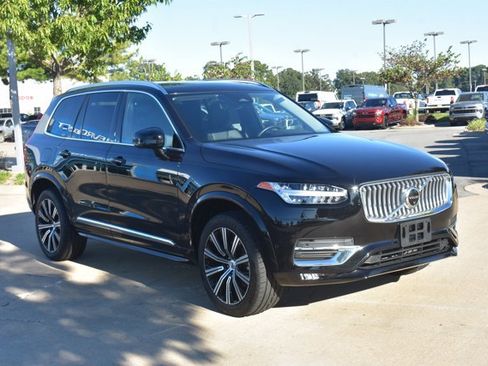 Used 2023 Volvo XC90 B6 Plus image 3