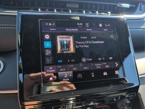 New 2025 Jeep Grand Cherokee L Altitude image 17