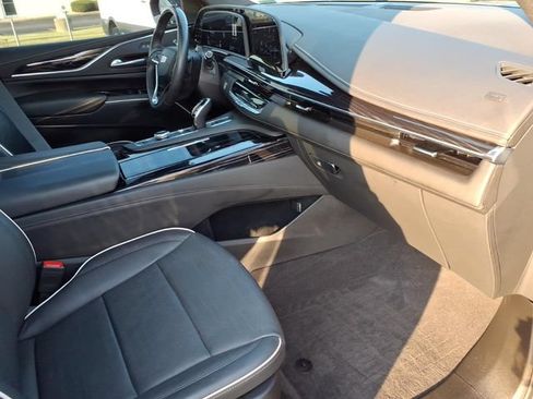 Certified 2023 Cadillac Escalade Sport w/ LPO, ONYX Package AWD/4WD image 25