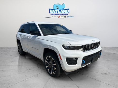 Certified 2022 Jeep Grand Cherokee Overland AWD/4WD image 7