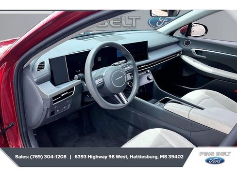 Used 2025 Hyundai Sonata SEL FWD image 12