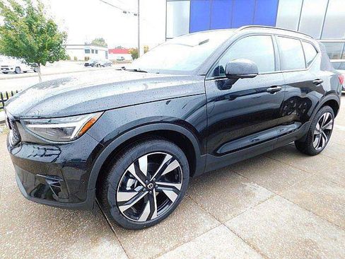 New 2026 Volvo XC40 B5 Ultra w/ Climate Package AWD/4WD image 11