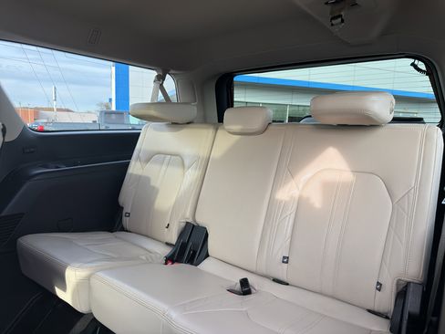 Used 2024 Ford Expedition Max Platinum image 37