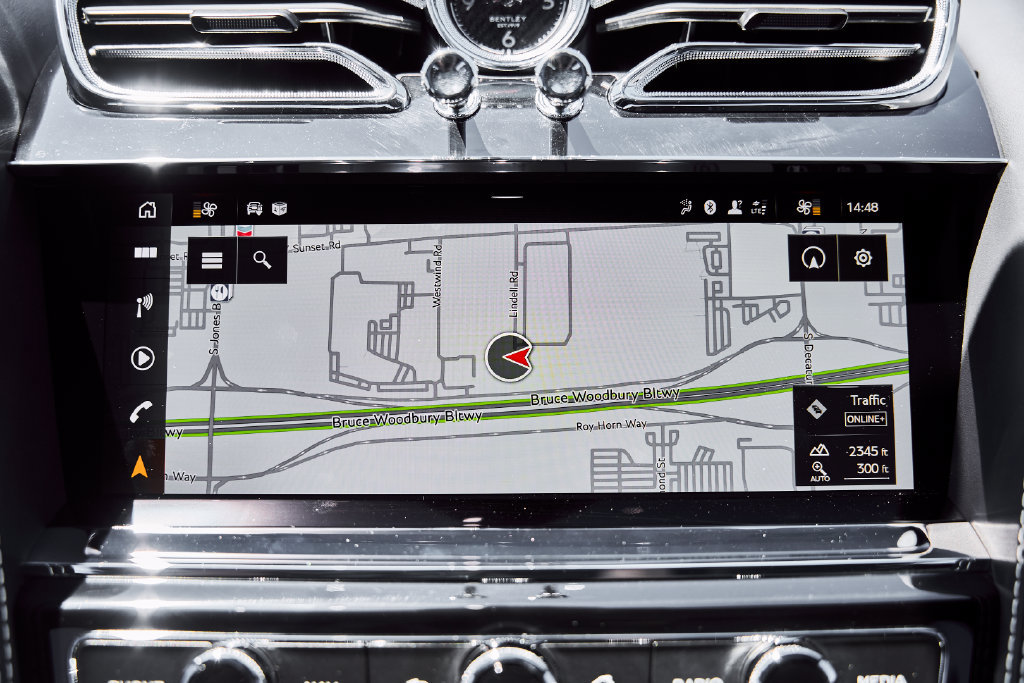 Used 2024 Bentley Bentayga AWD/4WD image 71