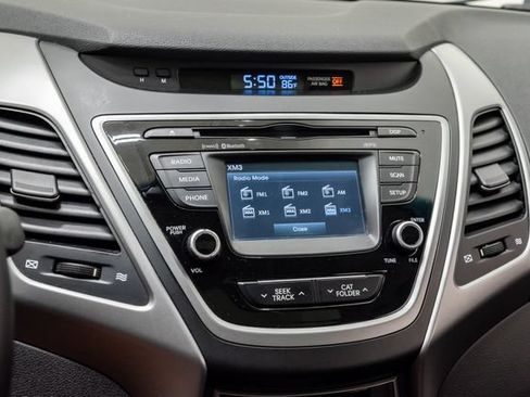 Used 2015 Hyundai Elantra SE w/ Option Group 03 FWD image 17