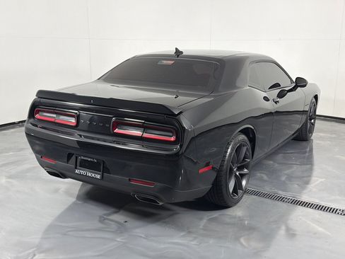 Used 2021 Dodge Challenger R/T w/ Performance Handling Group RWD image 5