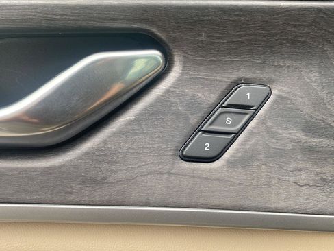 Used 2023 Jeep Grand Cherokee L Limited w/ Luxury Tech Group II image 22