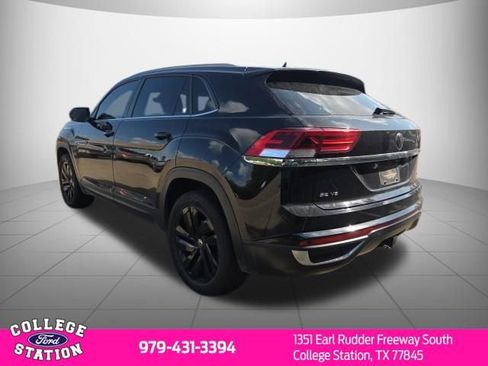 Used 2022 Volkswagen Atlas Cross Sport SE AWD/4WD image 4