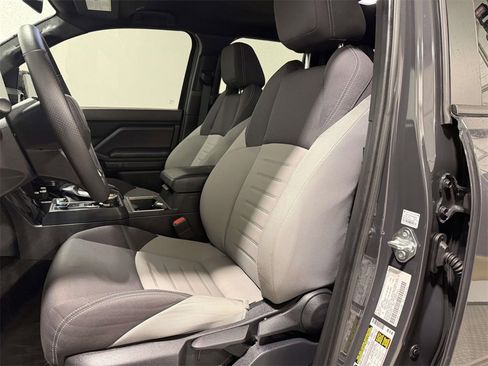 Used 2025 Toyota Tacoma TRD Sport image 15