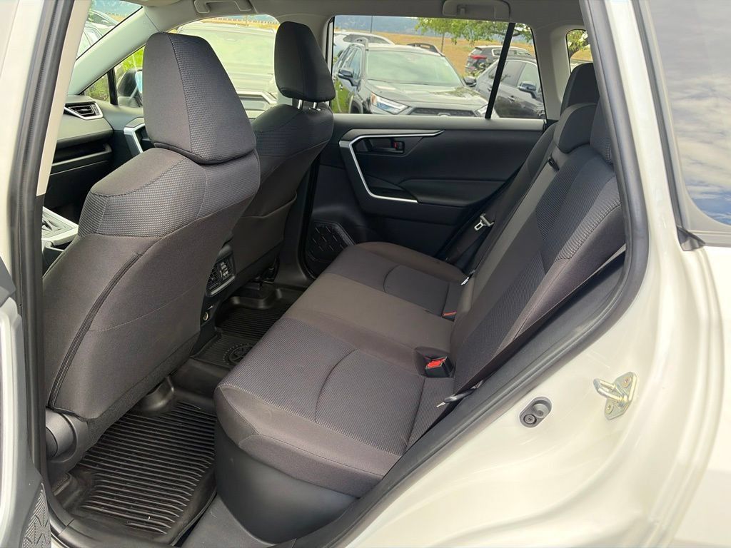 Used 2025 Toyota RAV4 LE AWD/4WD image 21