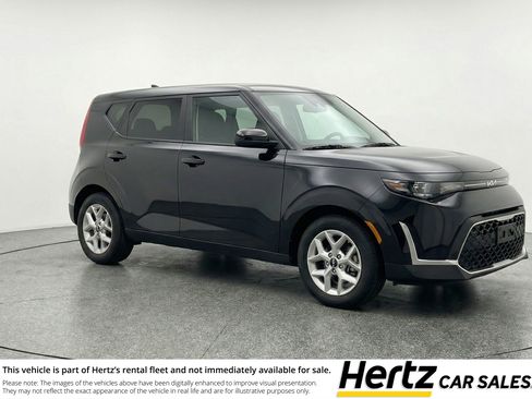 Used 2025 Kia Soul LX w/ LX Technology Package FWD image 1