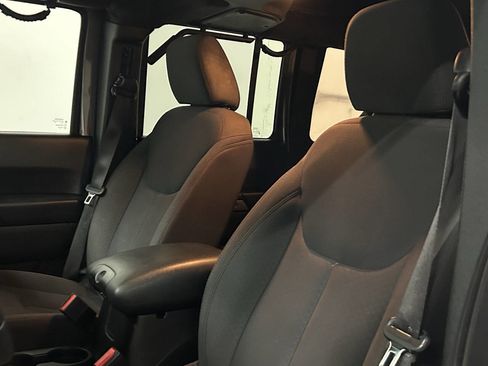 Used 2017 Jeep Wrangler Unlimited Sport image 19