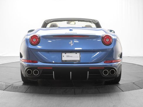 Used 2016 Ferrari California T RWD image 4