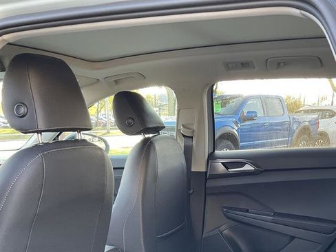 New 2025 Volkswagen Taos SE image 5