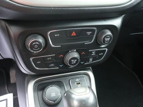 Used 2021 Jeep Compass 80th Special Edition image 35