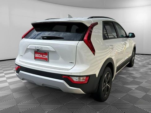New 2026 Kia Niro EX FWD image 4