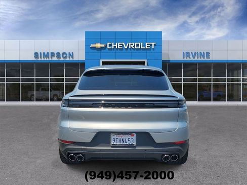 Used 2024 Porsche Cayenne Coupe AWD/4WD image 7