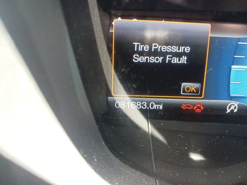 Used 2017 Ford Fusion SE w/ Equipment Group 201A FWD image 6
