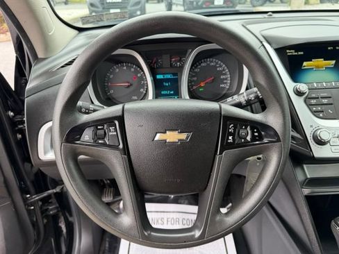 Used 2017 Chevrolet Equinox LS FWD image 22