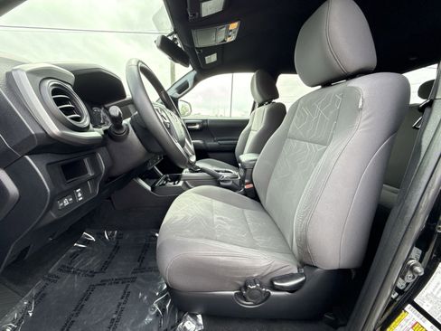 Used 2016 Toyota Tacoma TRD Sport w/ Towing Package image 13