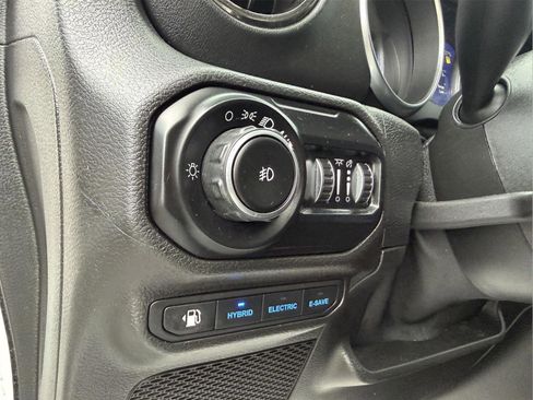 Used 2021 Jeep Wrangler Unlimited Sahara image 22