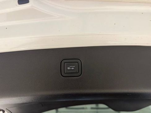 Used 2023 Chevrolet Blazer RS w/ Driver Confidence II Package AWD/4WD image 9
