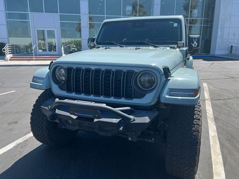 Used 2024 Jeep Wrangler Unlimited AWD/4WD image 4