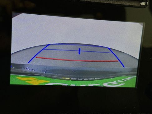 Used 2017 Toyota Corolla LE image 19