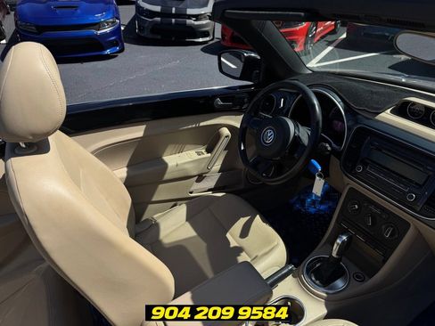 Used 2013 Volkswagen Beetle 2.0T FWD image 22
