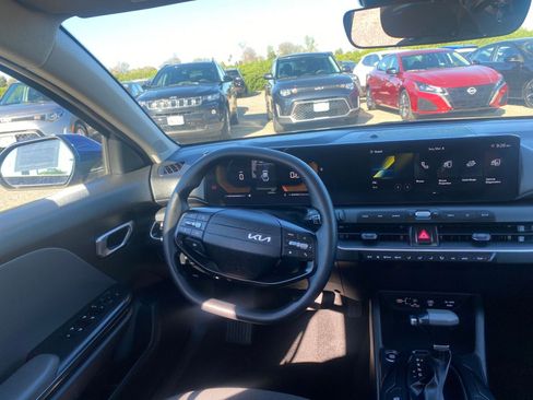 Used 2025 Kia K4 LXS image 35