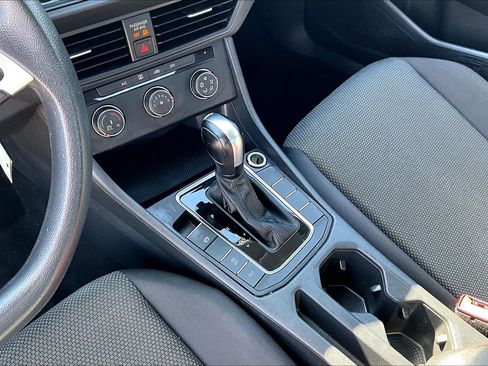 Used 2019 Volkswagen Jetta image 18