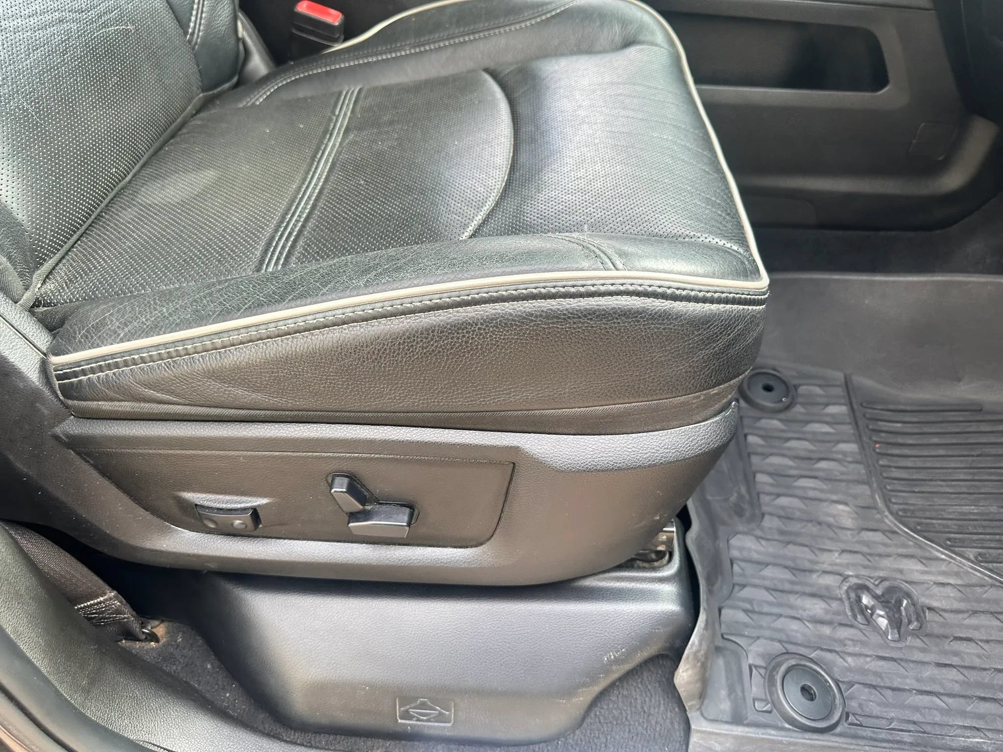 Used 2019 RAM 3500 Limited AWD/4WD image 27