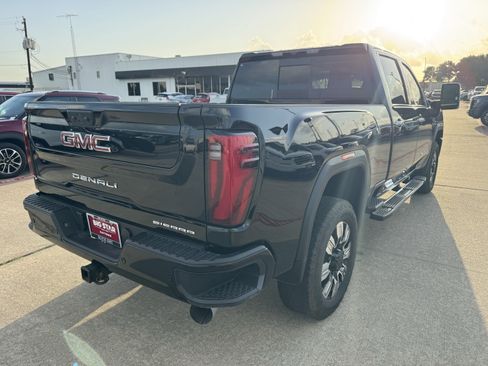 Used 2025 GMC Sierra 2500 Denali AWD/4WD image 6