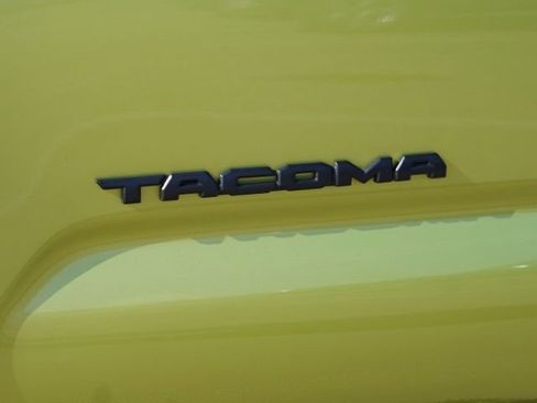 Used 2023 Toyota Tacoma TRD Off-Road w/ TRD Premium Off Road Package image 11