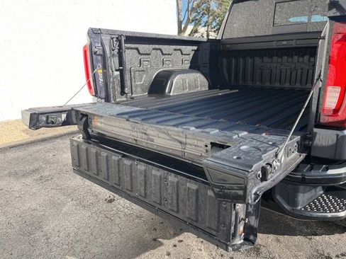 Used 2024 GMC Sierra 1500 AT4X image 8