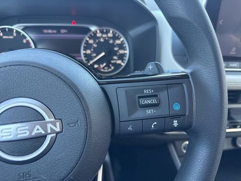 Used 2023 Nissan Rogue SV AWD/4WD image 19