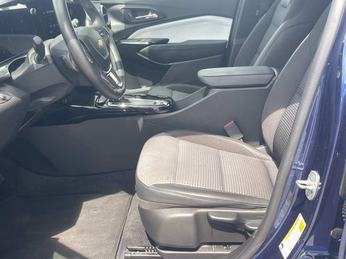 Used 2024 Chevrolet Trax LT w/ Driver Confidence Package FWD image 16