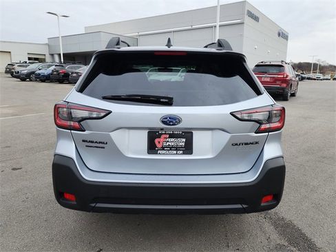 Used 2025 Subaru Outback Onyx Edition image 4