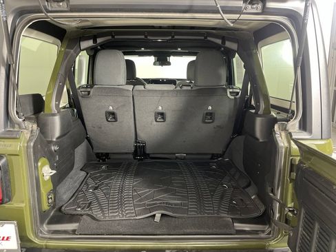Used 2024 Jeep Wrangler Unlimited Sport AWD/4WD image 9