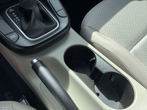 Certified 2025 Kia Soul LX w/ LX Technology Package image 30