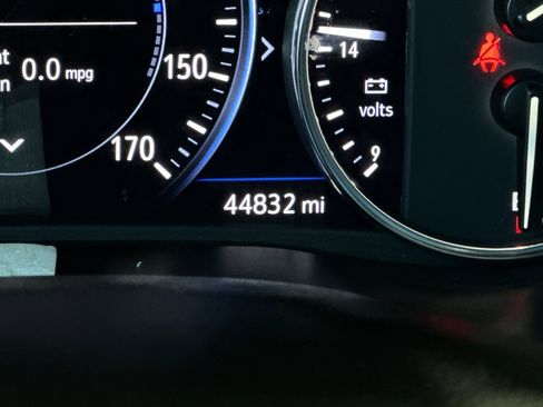 Used 2023 Buick Enclave Avenir w/ Avenir Technology Package image 36