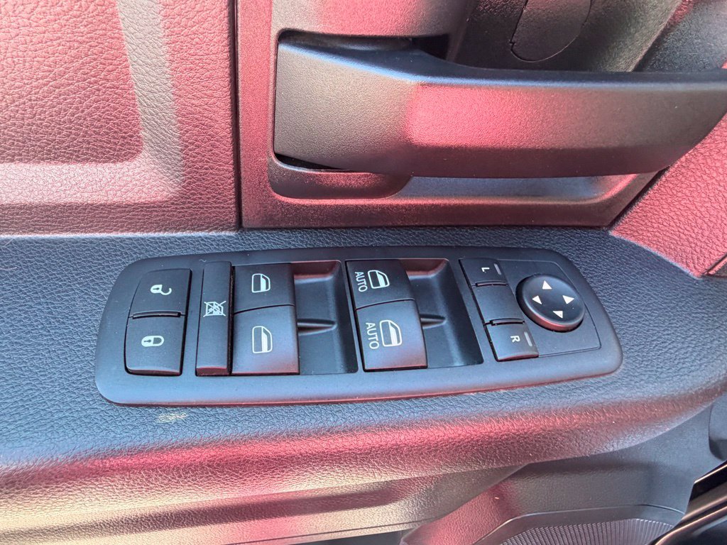 Used 2016 RAM 2500 Tradesman w/ Chrome Appearance Group AWD/4WD image 18