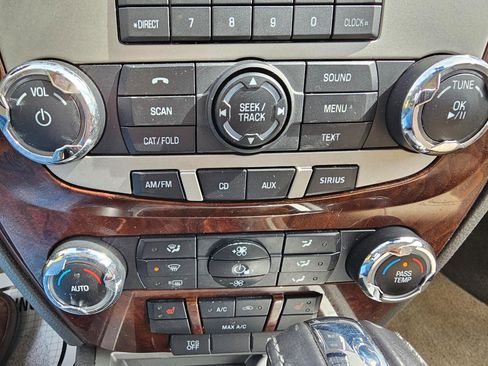 Used 2012 Ford Fusion SEL image 39